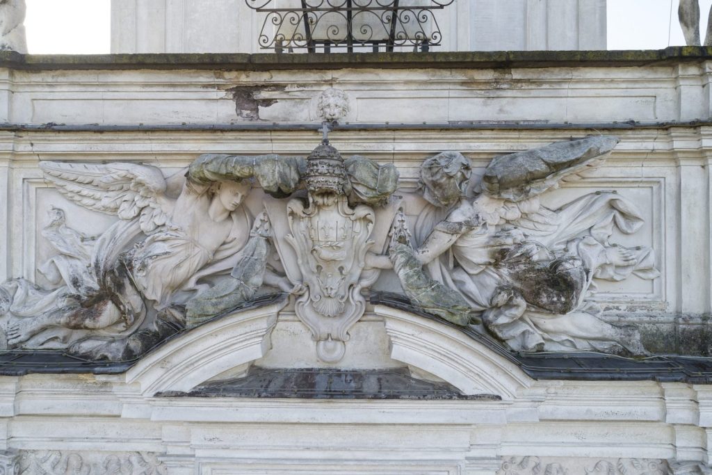 Facciata nord del Casino Algardi prima del restauro.